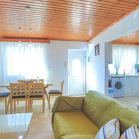 Vista Mare Isavros * Arvanitakeika